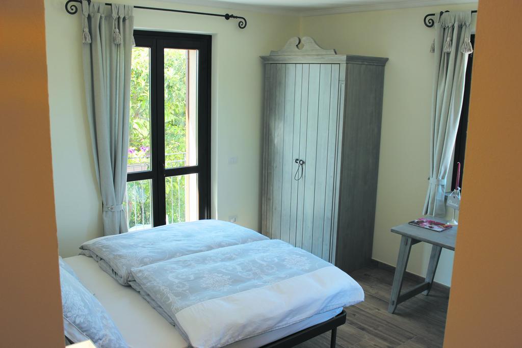 Alta Villa The Countryhouse Adults Only Boutique Bnb Vigliano d'Asti Pokój zdjęcie