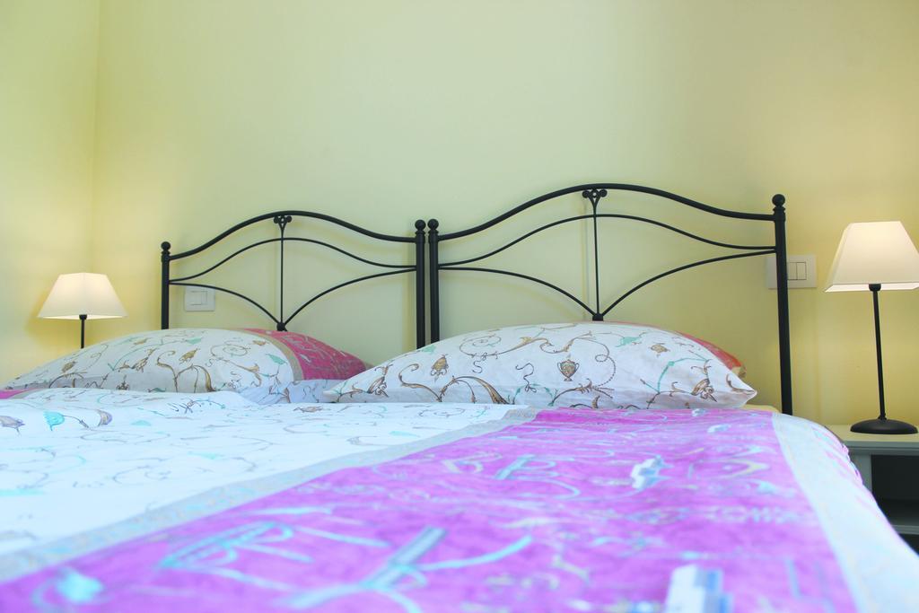 Alta Villa The Countryhouse Adults Only Boutique Bnb Vigliano d'Asti Pokój zdjęcie